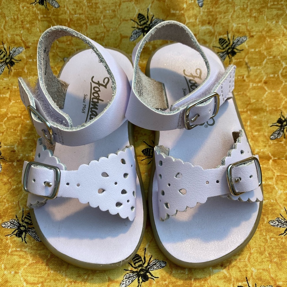 Footmates Toddler violet Sandals Size 5 Excellent Condition